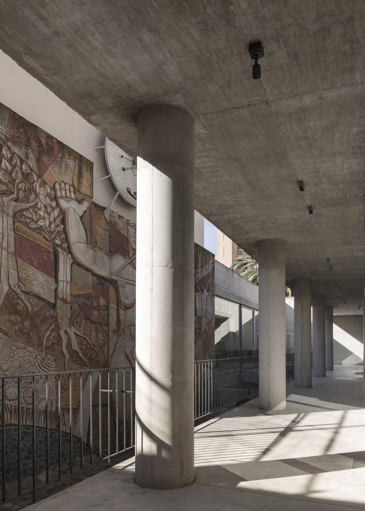 阿根廷建筑师协会总部 · 混凝土与绿意的共生-76