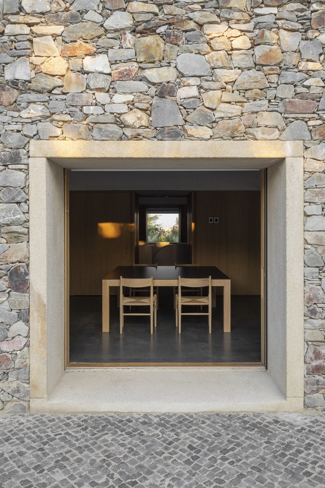 西班牙 Cáceres 石英岩与花岗岩打造的温暖家居-40