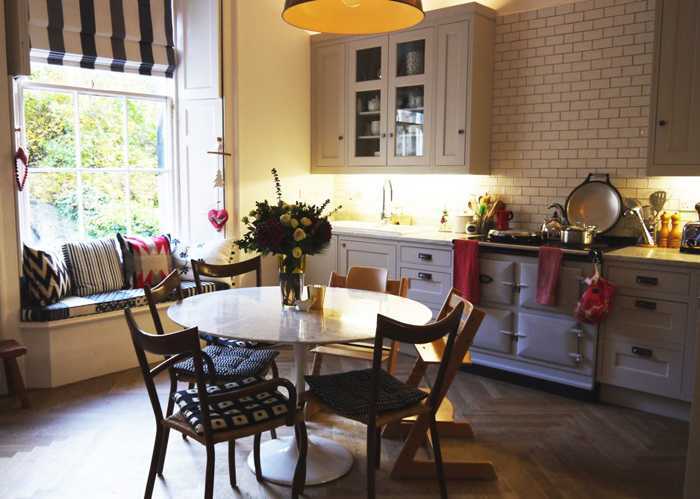 爱丁堡独特温馨的圣诞小镇住宅设计-5