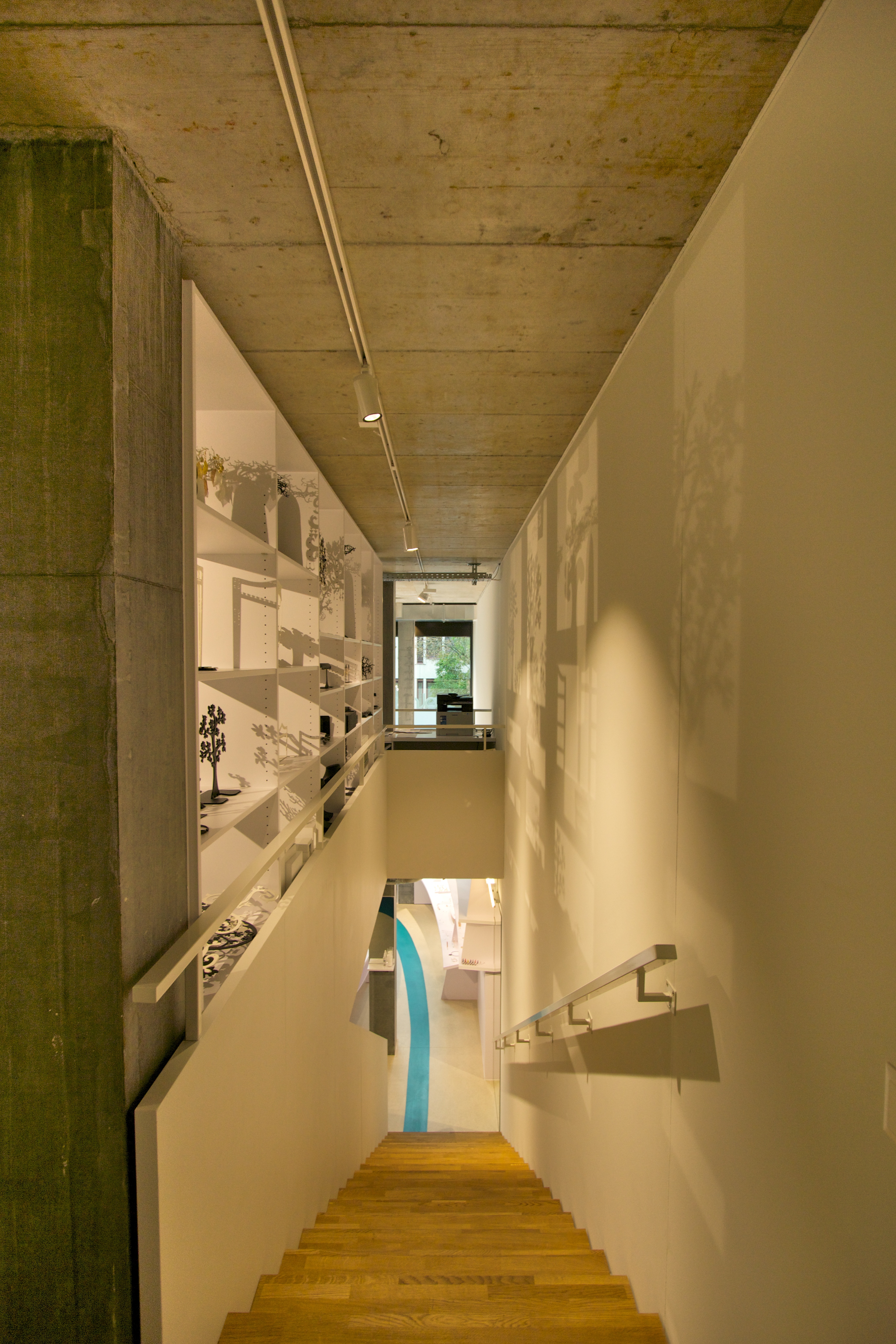 瑞士阿尔莫格珠宝店 | 沉船寻宝的室内设计-38