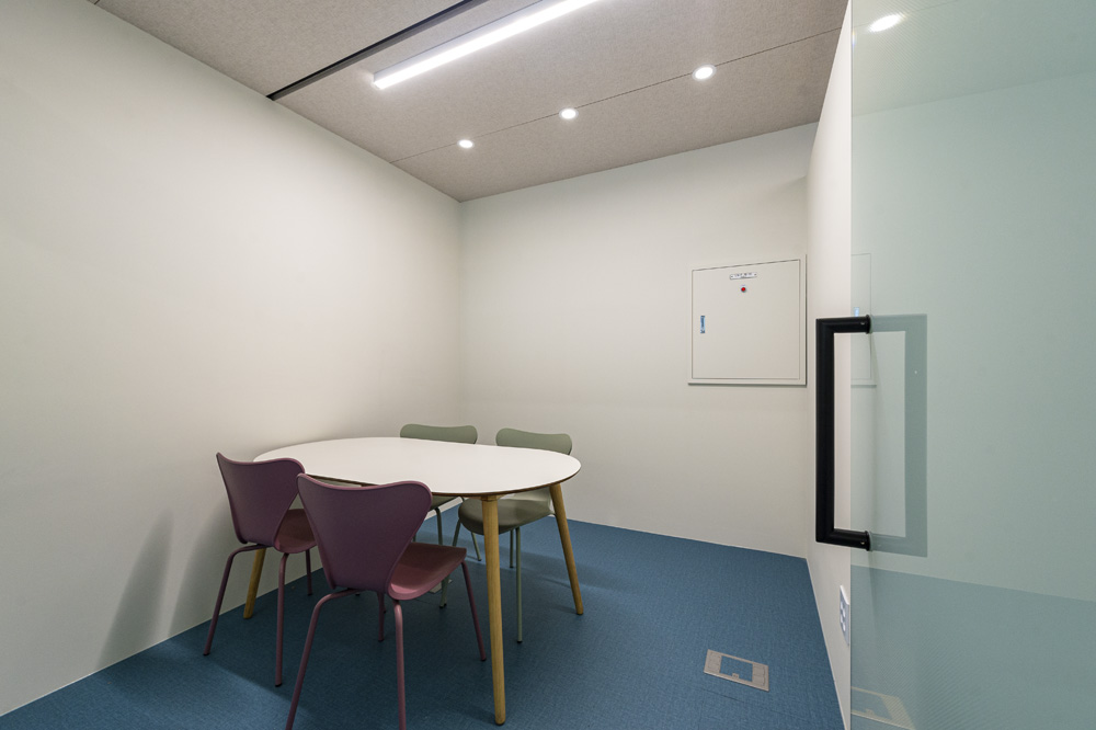 VANADA 办公室 | 简约白调的 75 平米商务空间-16