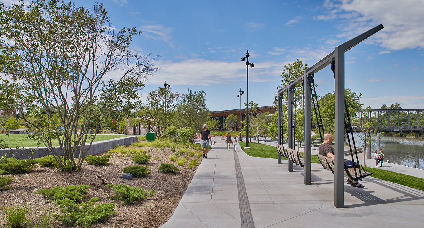 印第安纳州河滨福沃斯堡的 Promenade 公园丨Lamar Johnson Collaborative-32