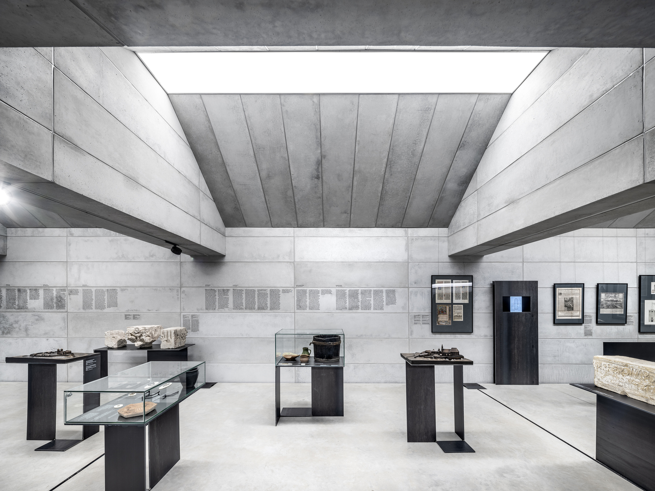 Exhibition Hall in the Attic of the Olomouc Archdiocesan Museum by Šépka architekti-14