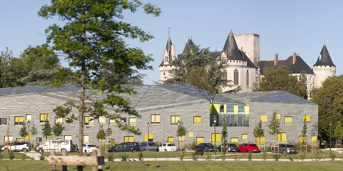 SSR furtif au pied d'un château - CoCo architectureCoCo architecture-1