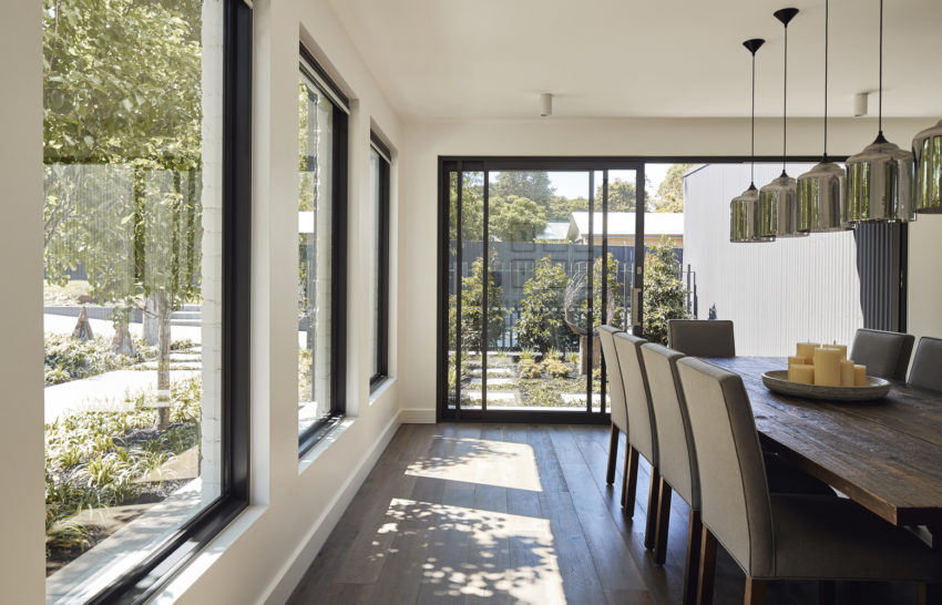 House in Silhouette by Atelier red black Atelier红色黑色剪影屋-16