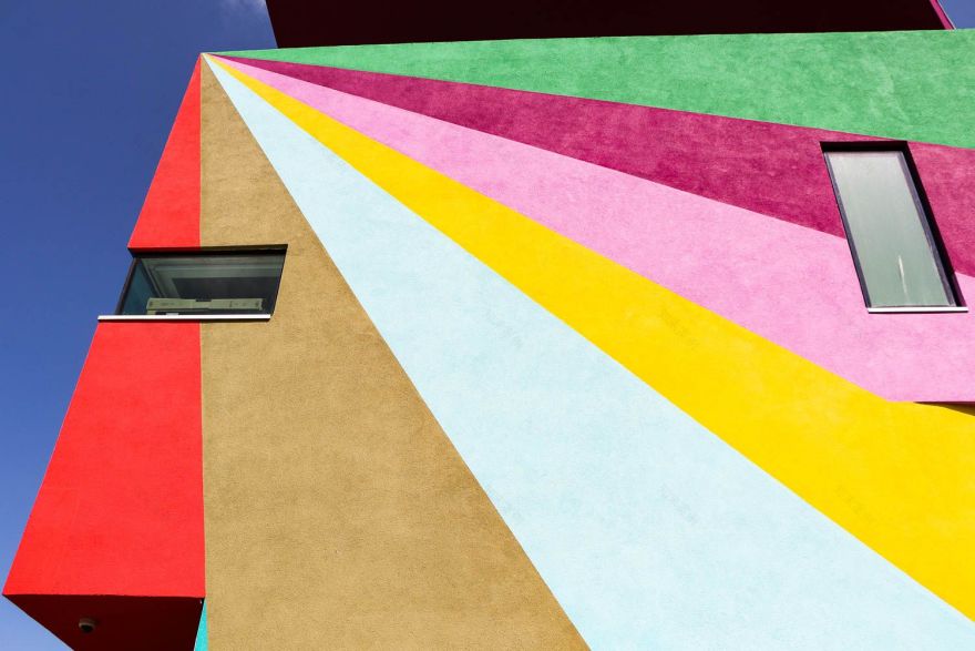 汤纳美术馆外墙几何壁画-31