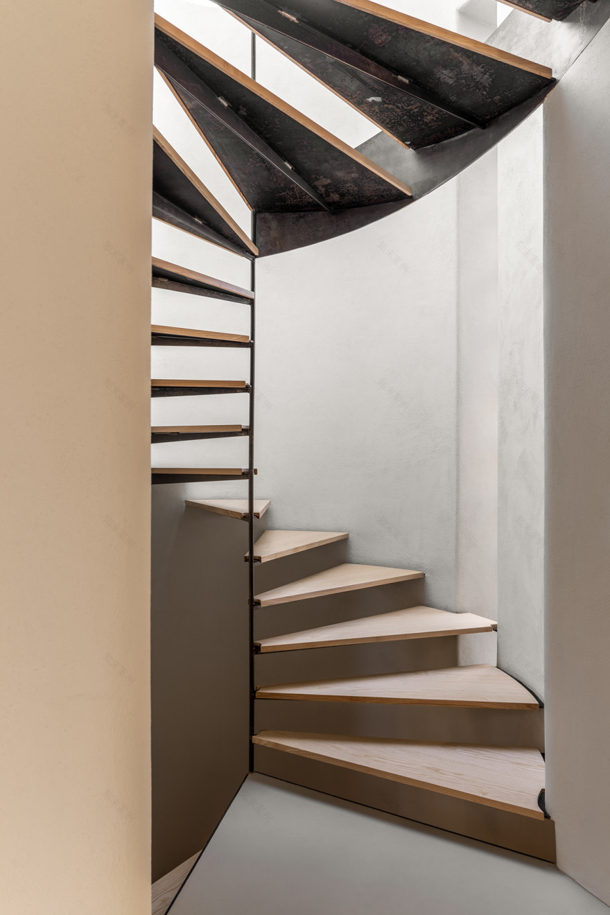 OLSW 之家丨乌克兰利沃夫丨replus bureau-66