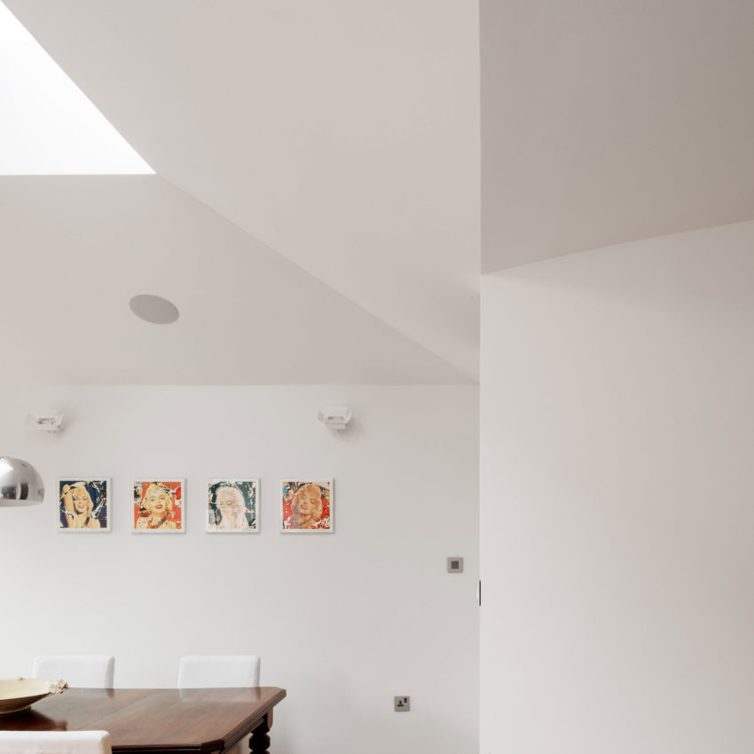 伦敦航海家庭梦幻之家 | 波浪墙与天窗的艺术-28