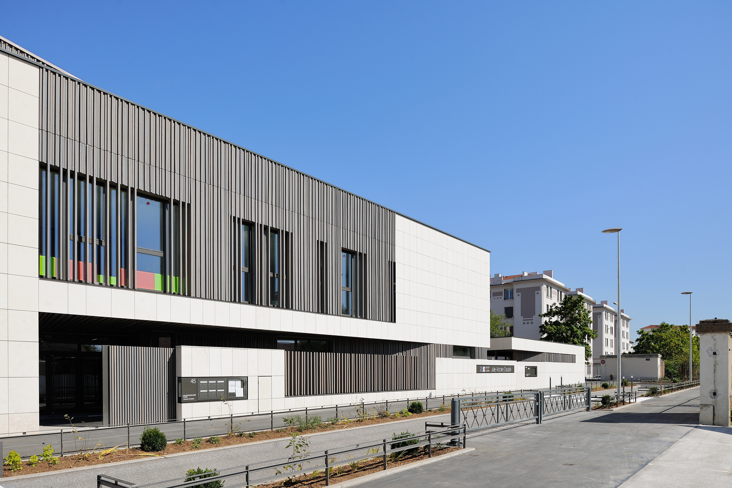 法国圣西尔学校的绿色环保设计-41