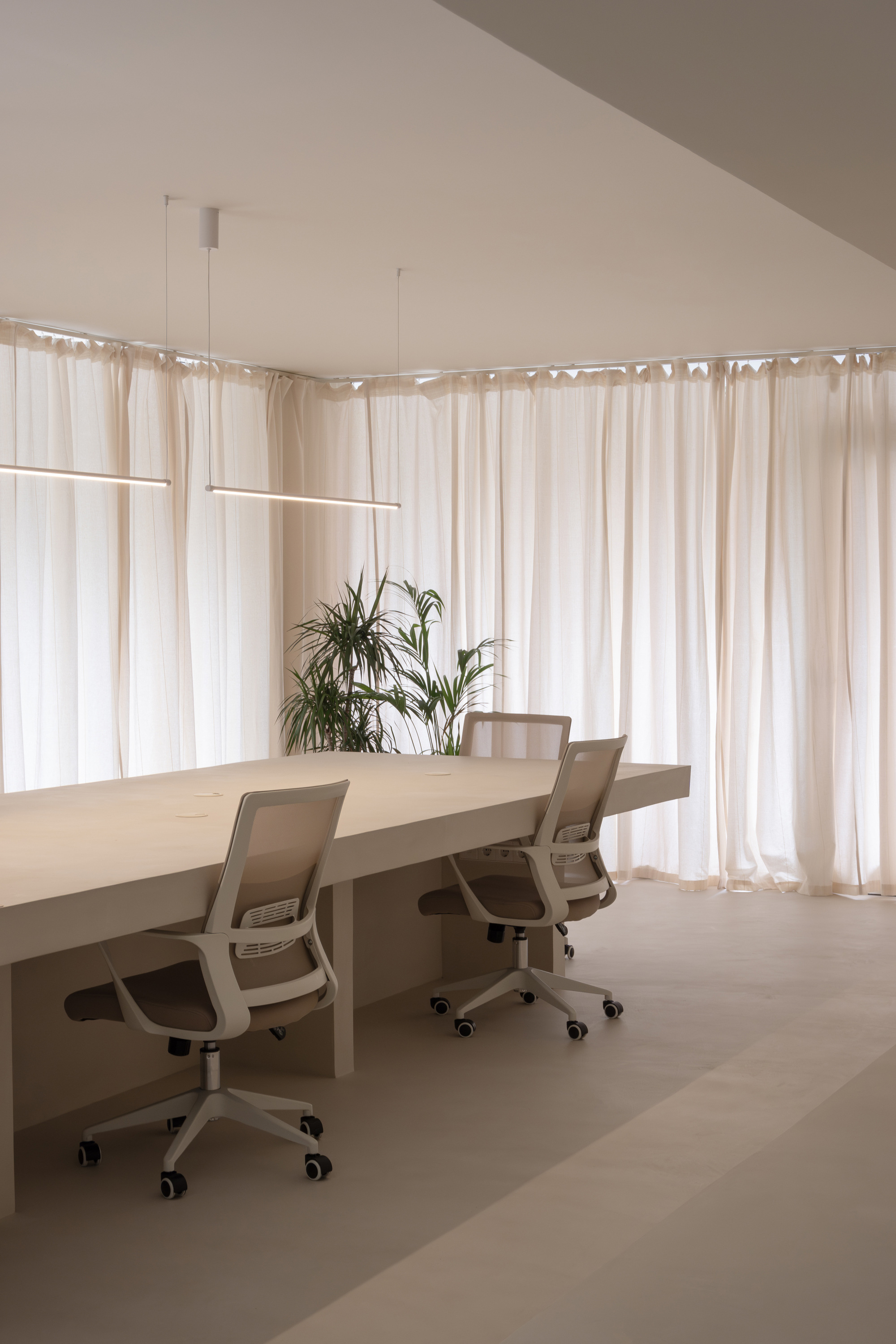 非白色办公室丨西班牙巴塞罗那丨brenzo-29