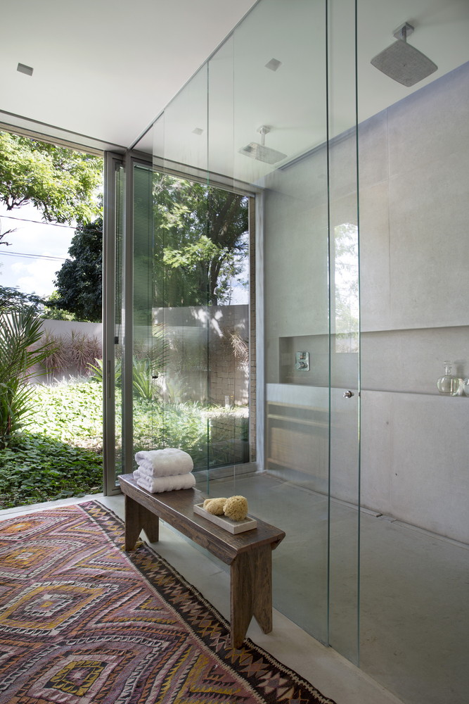 巴西 Bourgainvile 2 House · 家庭共享的现代空间-29