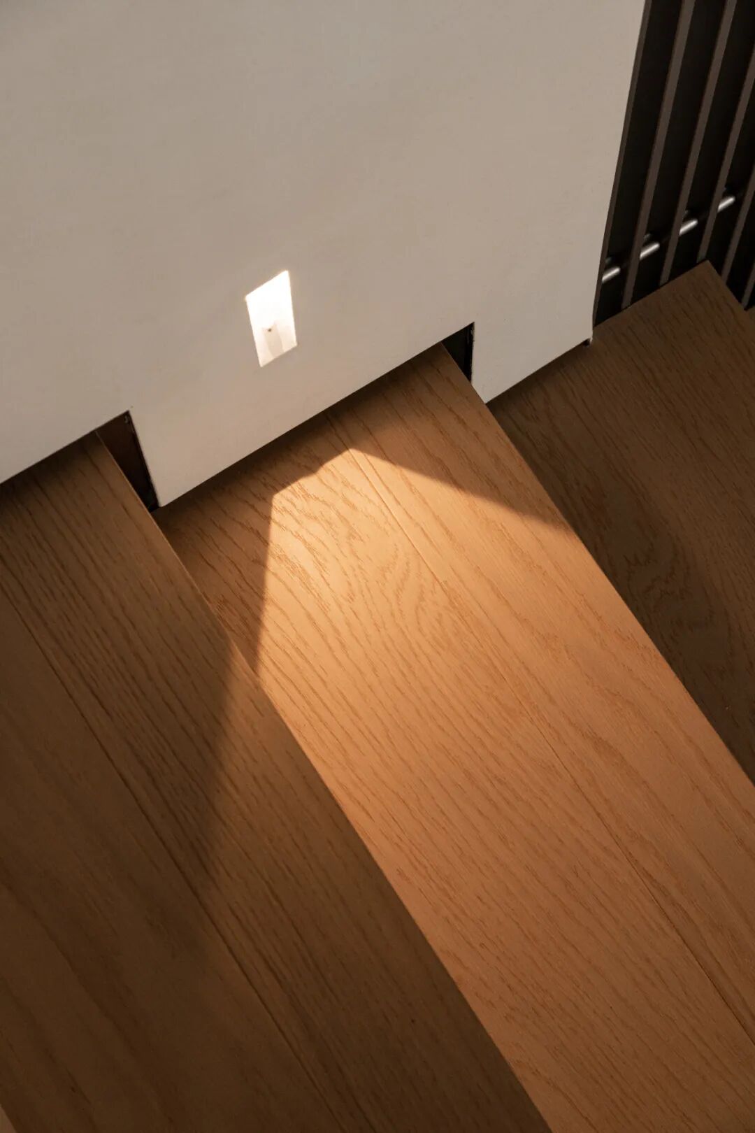 BENSONDESIGN原创设计丨400㎡被自然环绕的极简别墅-64