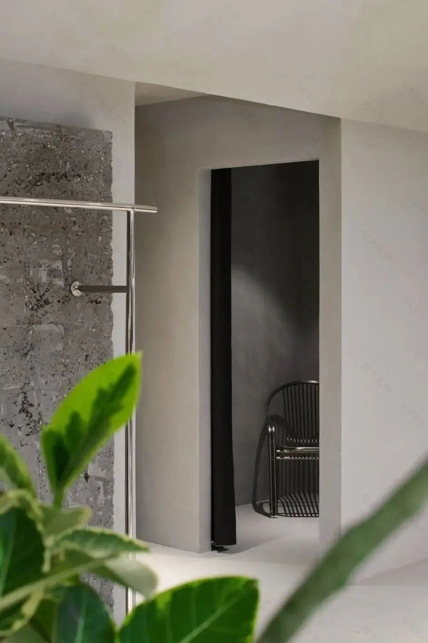 新概念女装店丨中国河北丨艾美空间设计-18