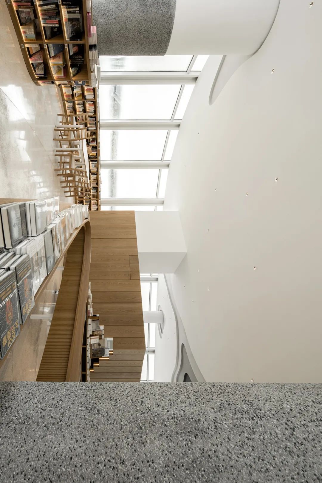 方庭书店 | 黑胶磁场中的艺术阅读空间-72