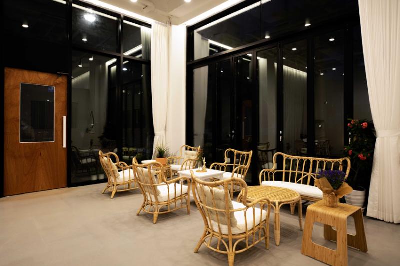 极简 25 坪咖啡厅，打造温馨 white tone 空间-14