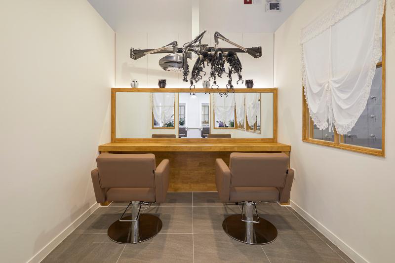 26 平美容室 卡其色与原木的简约魅力-12