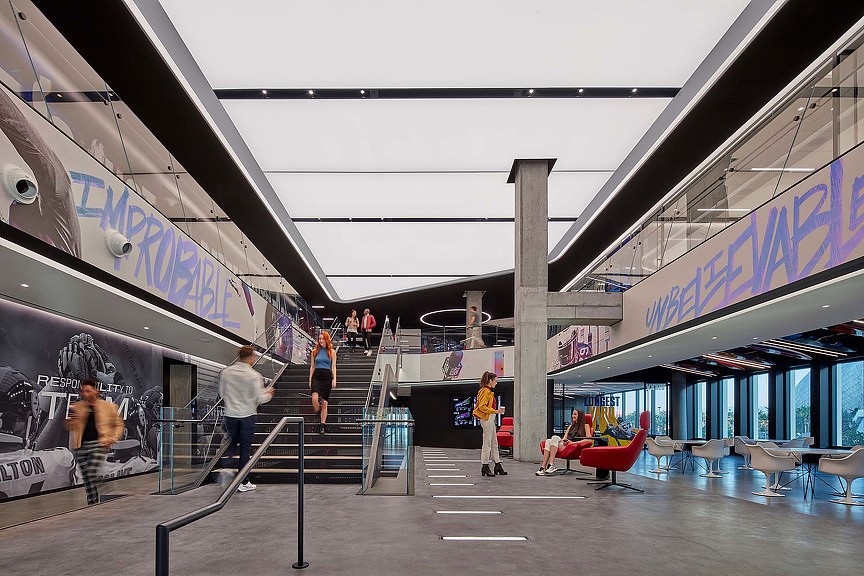 NFL 媒体总部 | 创新科技融入垂直校园设计-2