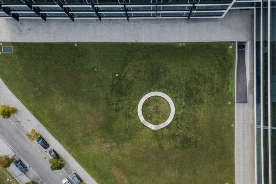 波尔图大学科技园“Loop”环形长椅——有机造型,对话空间-3