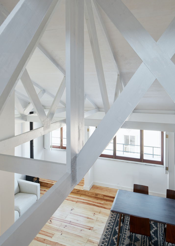 Wonderful Remodeling of an Apartment Overlooking the River-20