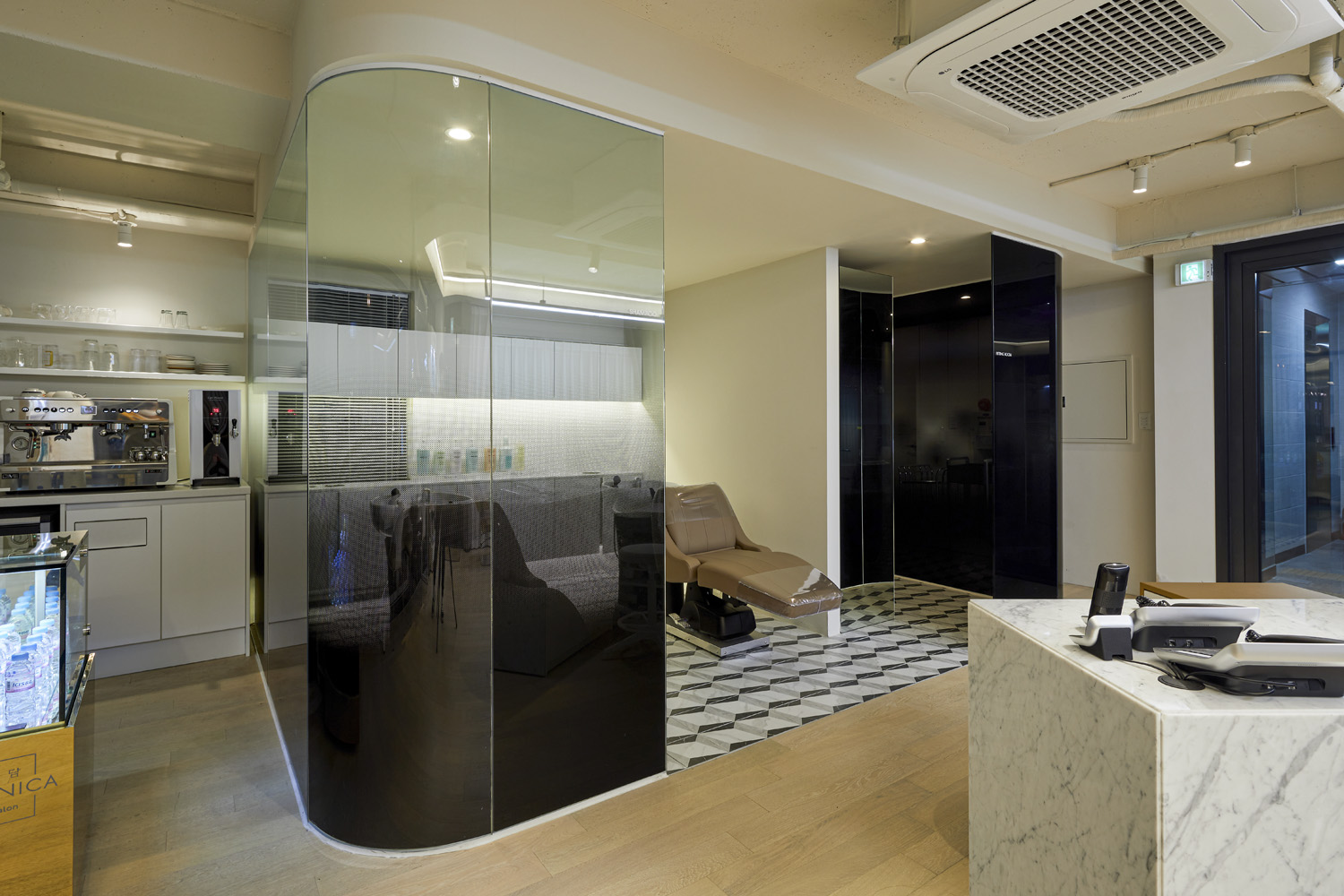 简约优雅 80 平美容院设计-13