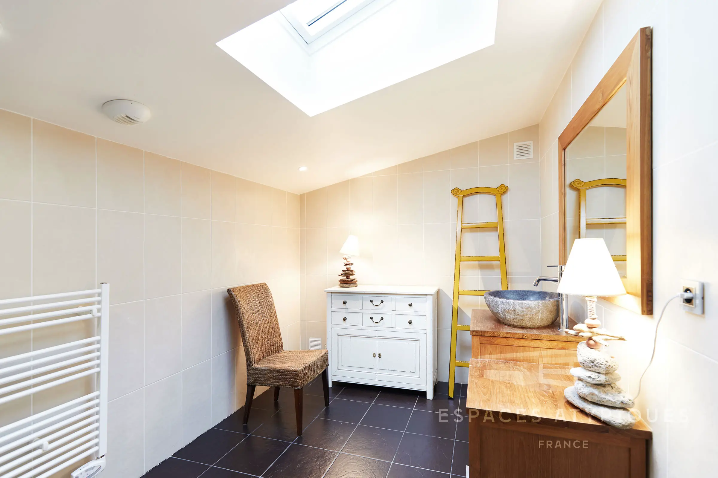 战前石墙见证的现代工业风 | 法国布雷斯特的独特阁楼-13