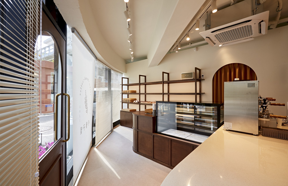 白色木纹的 15 平米贝克里公寓设计-4