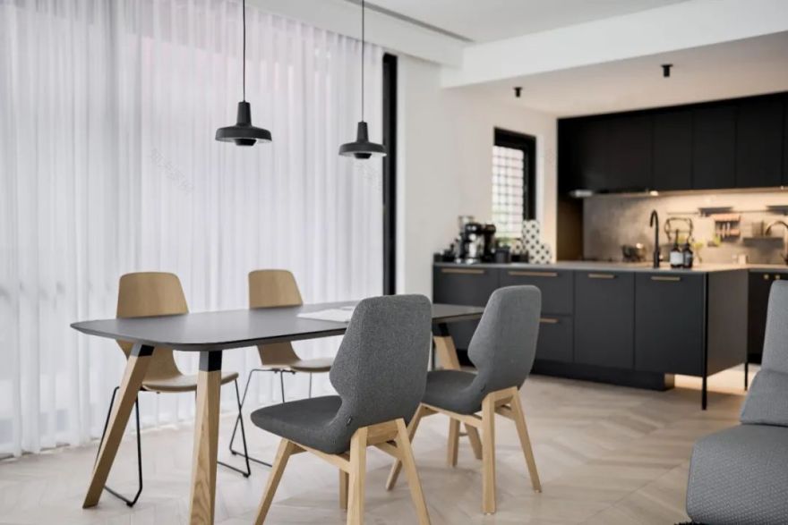 现代黑白灰搭配的北欧风住宅丨工作室-27