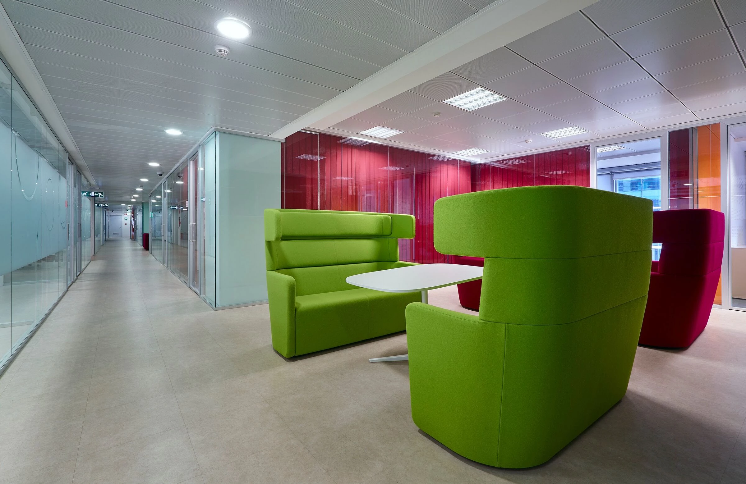 意式智慧办公 · 罗马总部大楼的活力空间设计-23