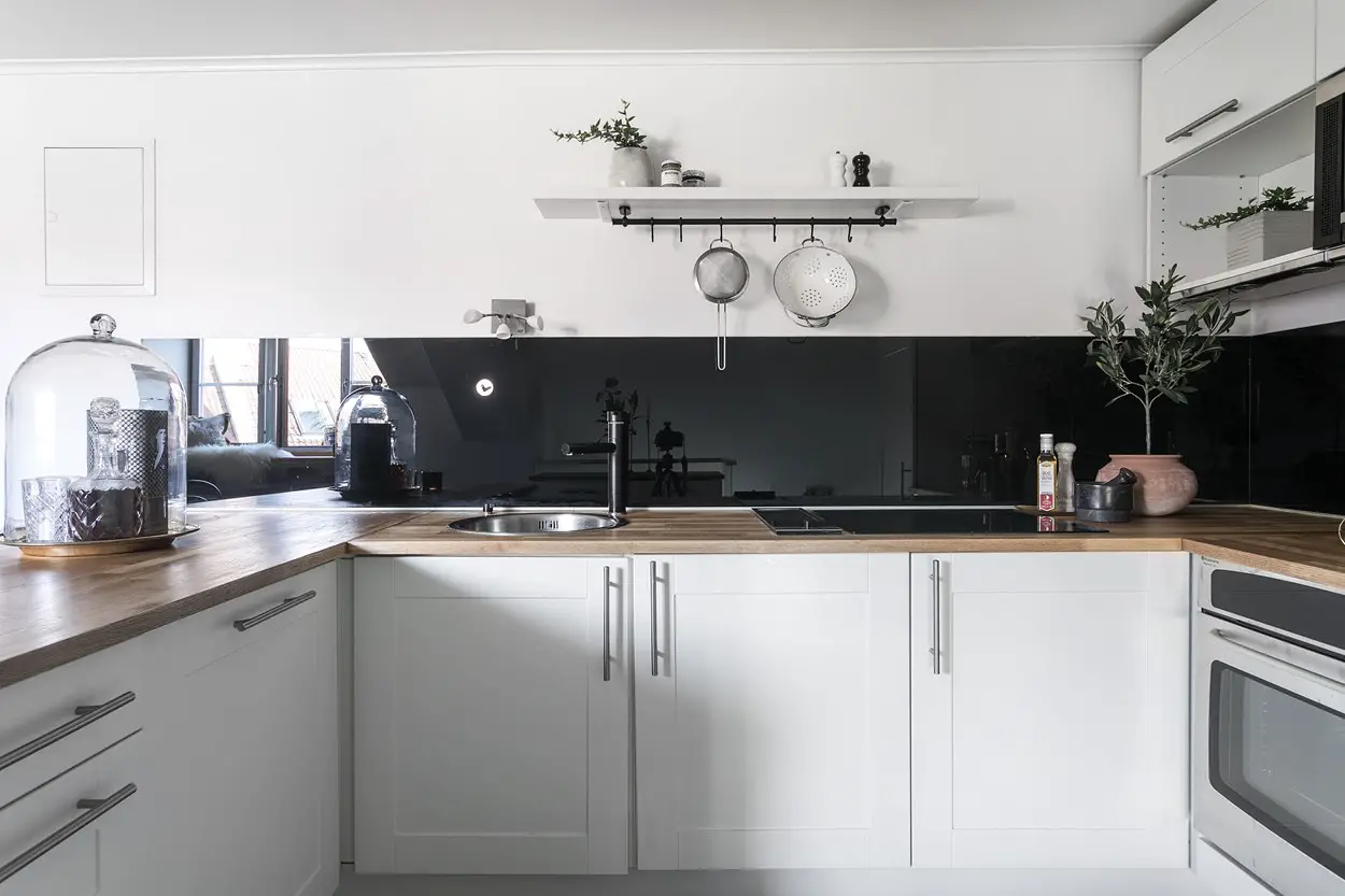 49 平米公寓打造高挑卧室，玻璃地板增添空间通透感-11