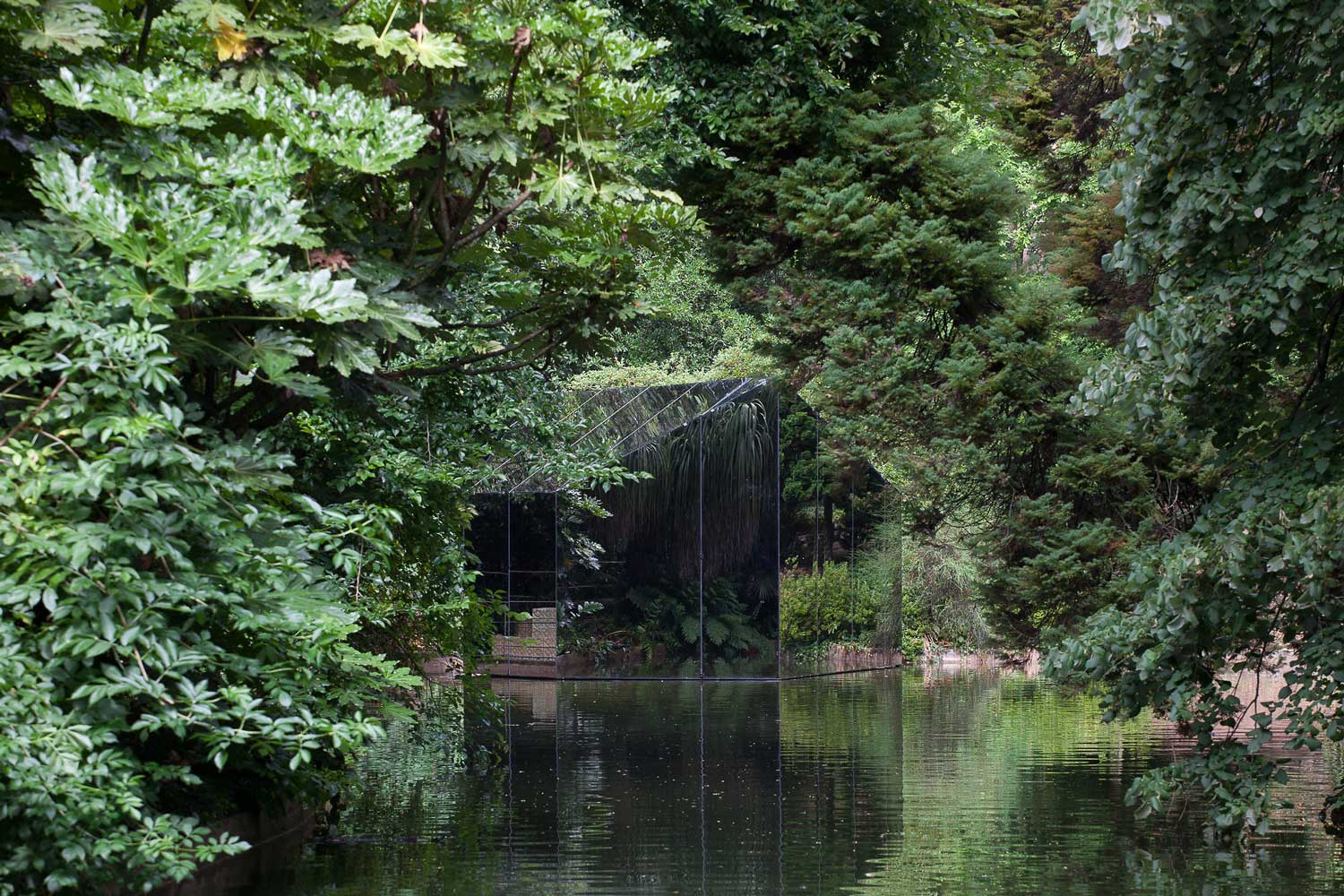 Liquid Pavilion by DepA for Serralves Museum, Portugal  .-13