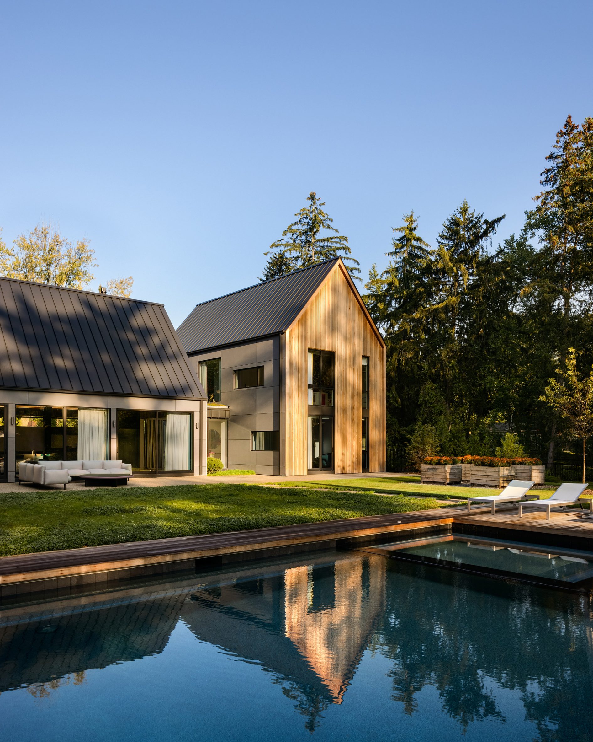 《哈利波特》灵感助力!灰木别墅隐藏于美国密歇根州山丘之中-9