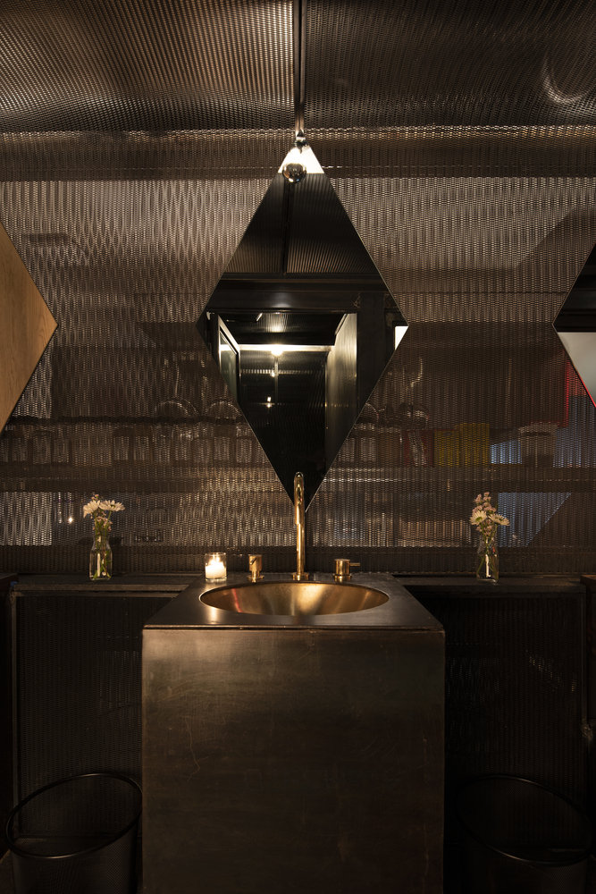 曼哈顿历史遗迹中的精致餐饮空间-43