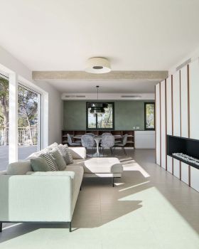 西班牙 Garraf 海岸别墅改造丨Nook Architects
