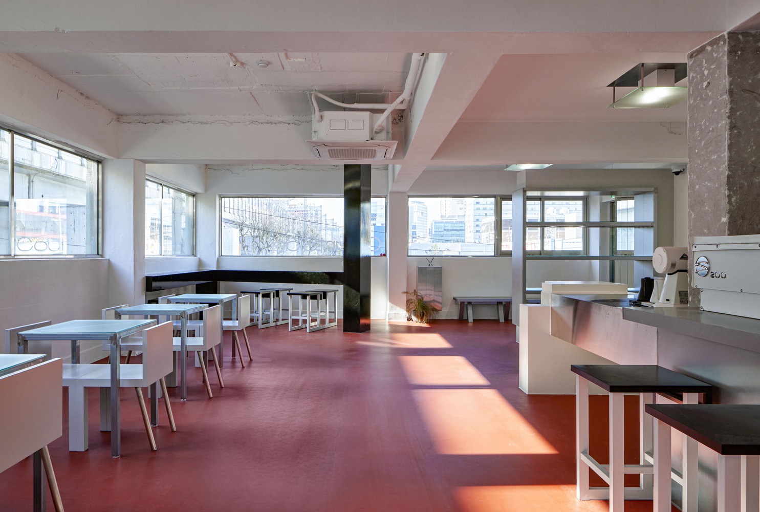 首尔 CourtSide Café 空间设计丨韩国首尔丨TCTC 设计工作室-10