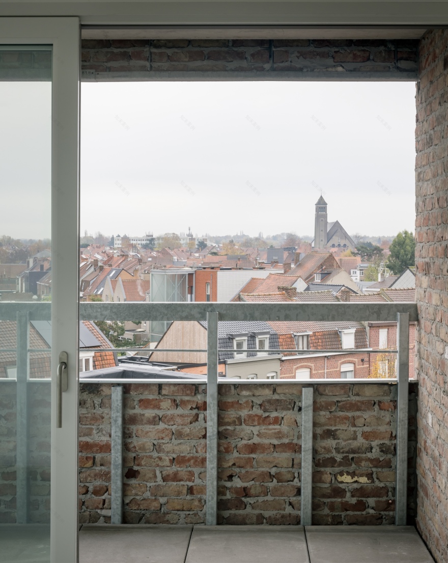 Urban Infill Project for Social Housing / MAKER architecten-36