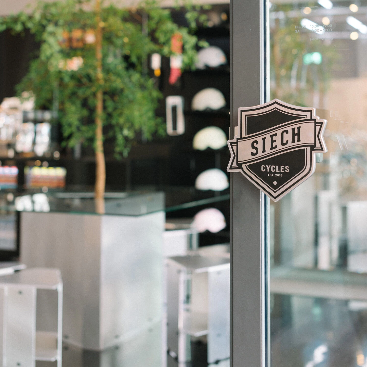瑞士自行车品牌 Siech 旗舰店设计丨瑞士苏黎世丨Spacon & X-24