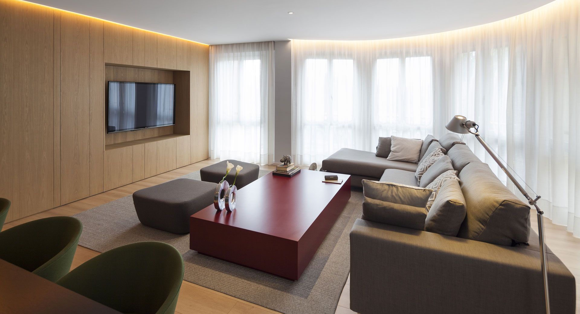 P公馆（P可根据具体指代替换为相应名称，这里公馆只是一种常见的翻译情境代称） -0