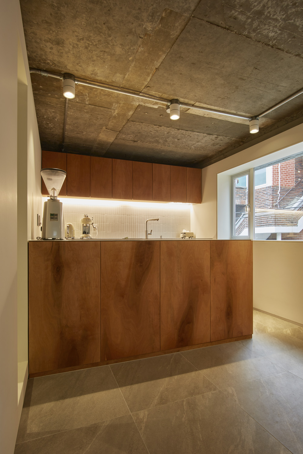 "现代简约风格的 15 平米咖啡厅设计"-16