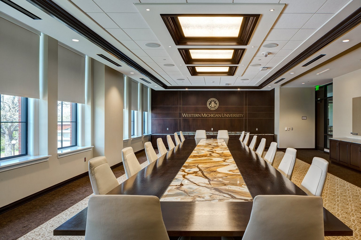 西密歇根大学校友中心 | 历史与现代的完美融合-12