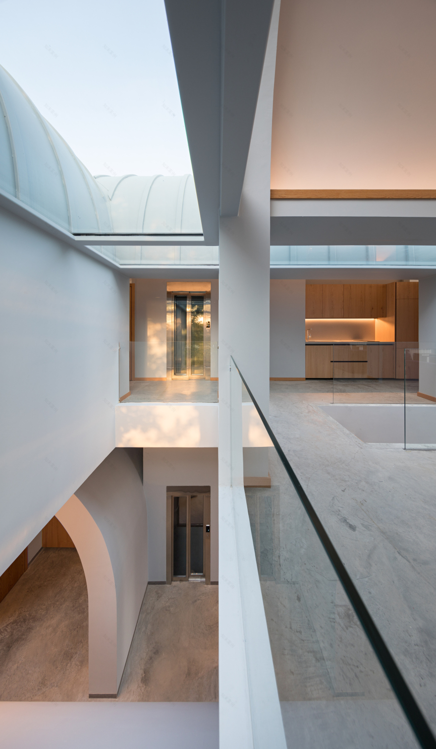 保险库在保险库别墅上丨伊朗丨KRDS-41