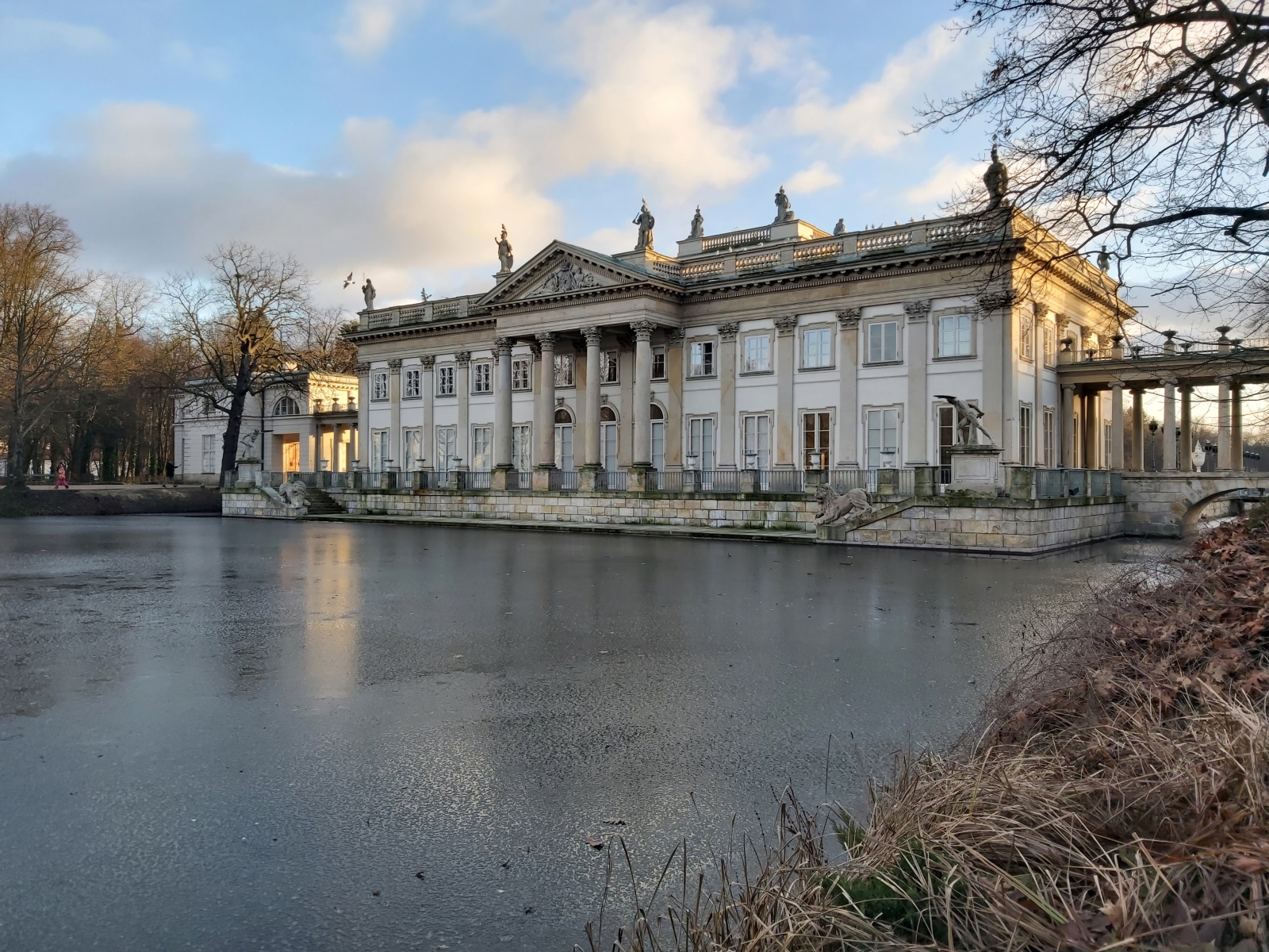 华沙皇家浴场公园内的岛屿宫丨波兰华沙丨蒂尔曼·冯·加默伦,多米尼克·梅林等-121