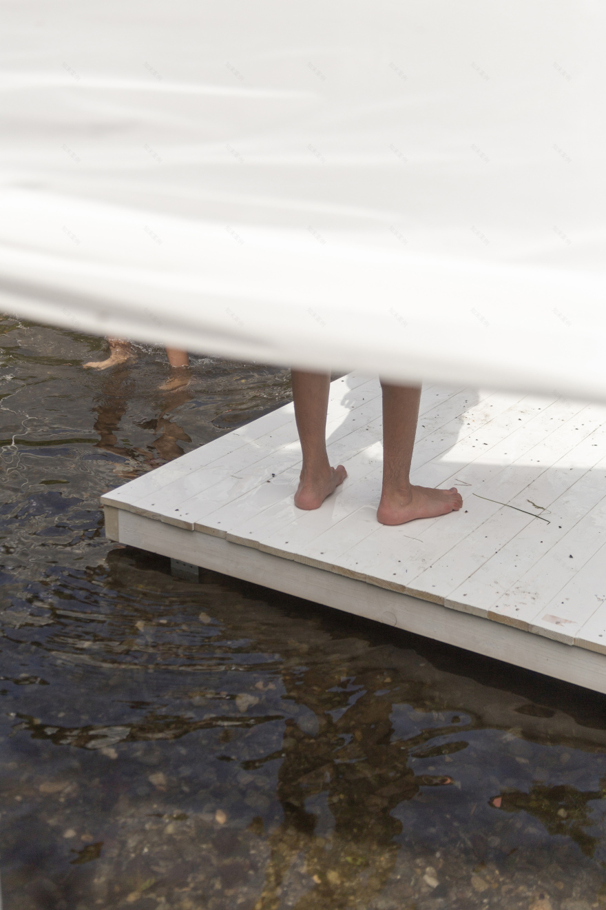 Temporary Installation at a Mountain River / atelier VRAC-27