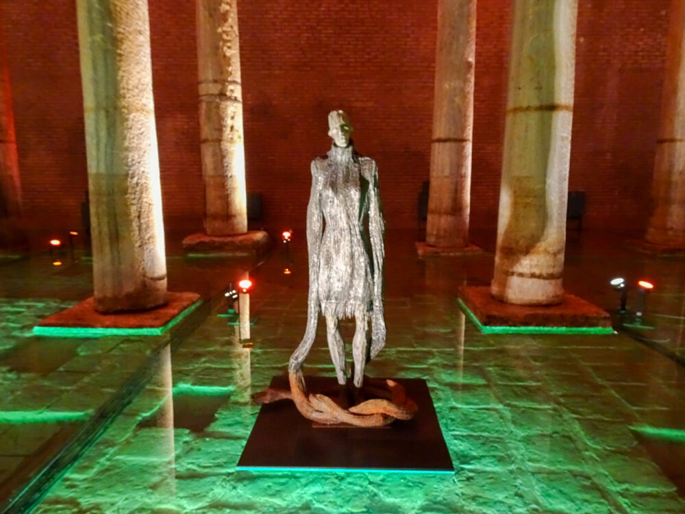 イスタンブールの地下宮殿(伊斯坦布尔的地下宫殿)丨不明-60