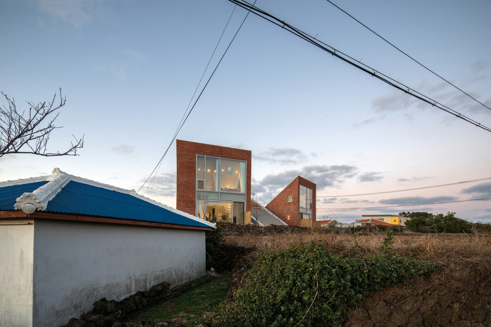 依山傍水的韩式别墅-24