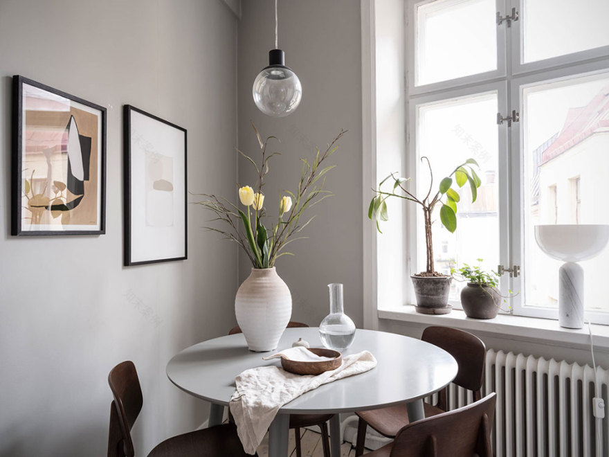 瑞典 41 平米小公寓的温馨灰色空间设计-8