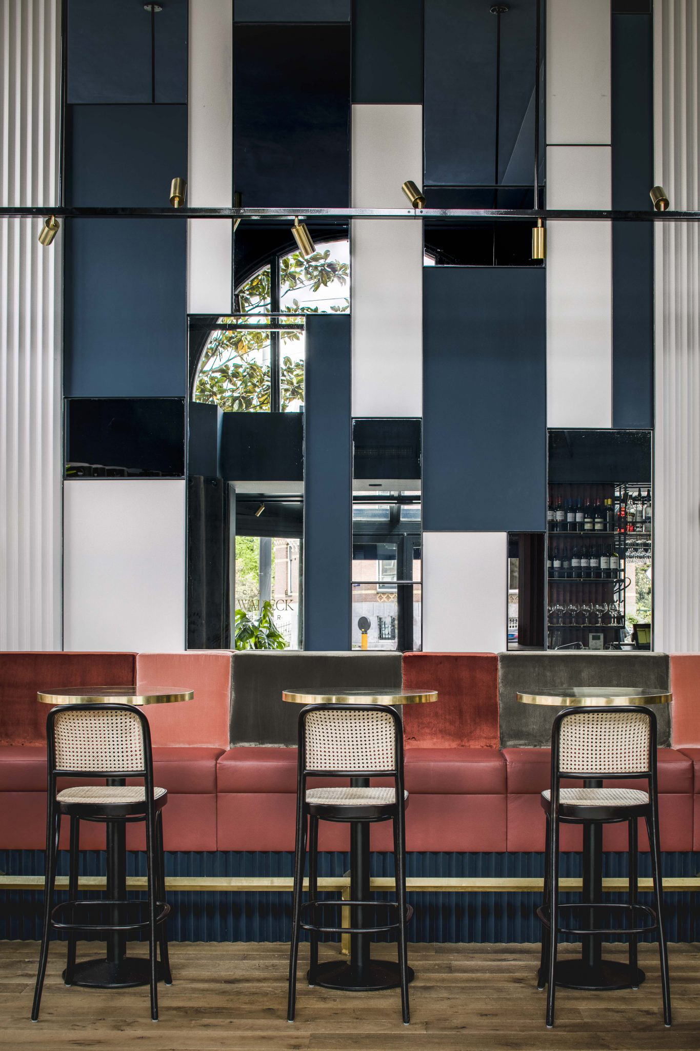 De Blauwe Draak 酒吧/Framework Studio-1