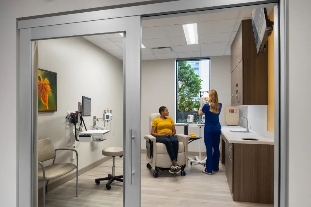 巴恩斯-犹太医院与华盛顿大学医学院Siteman癌症中心Gary C. Werths大楼 | Perkins Eastman | 美国密苏里圣路易斯-22