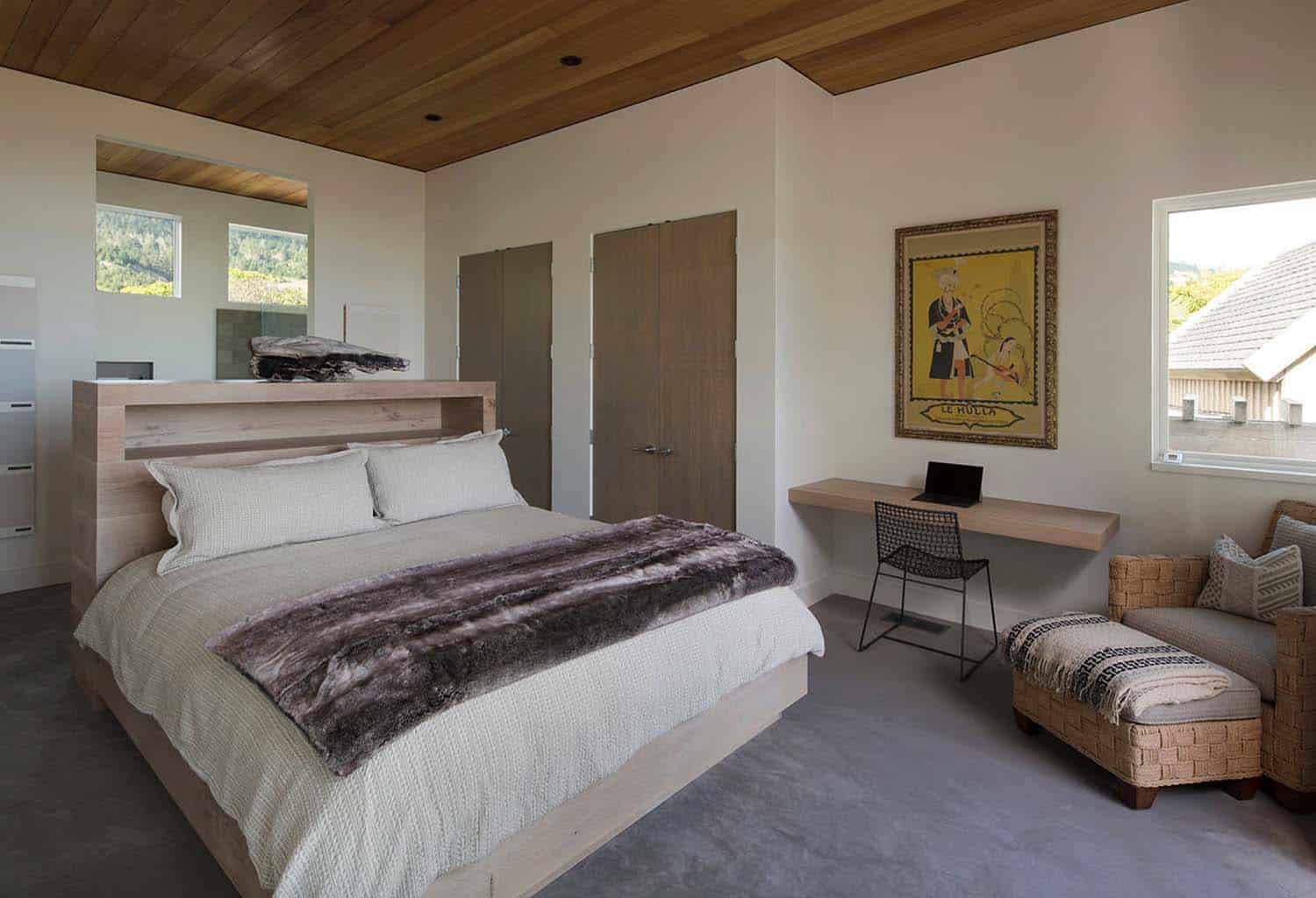 Seaside retreat celebrates indoor-outdoor living in Stinson Beach-12