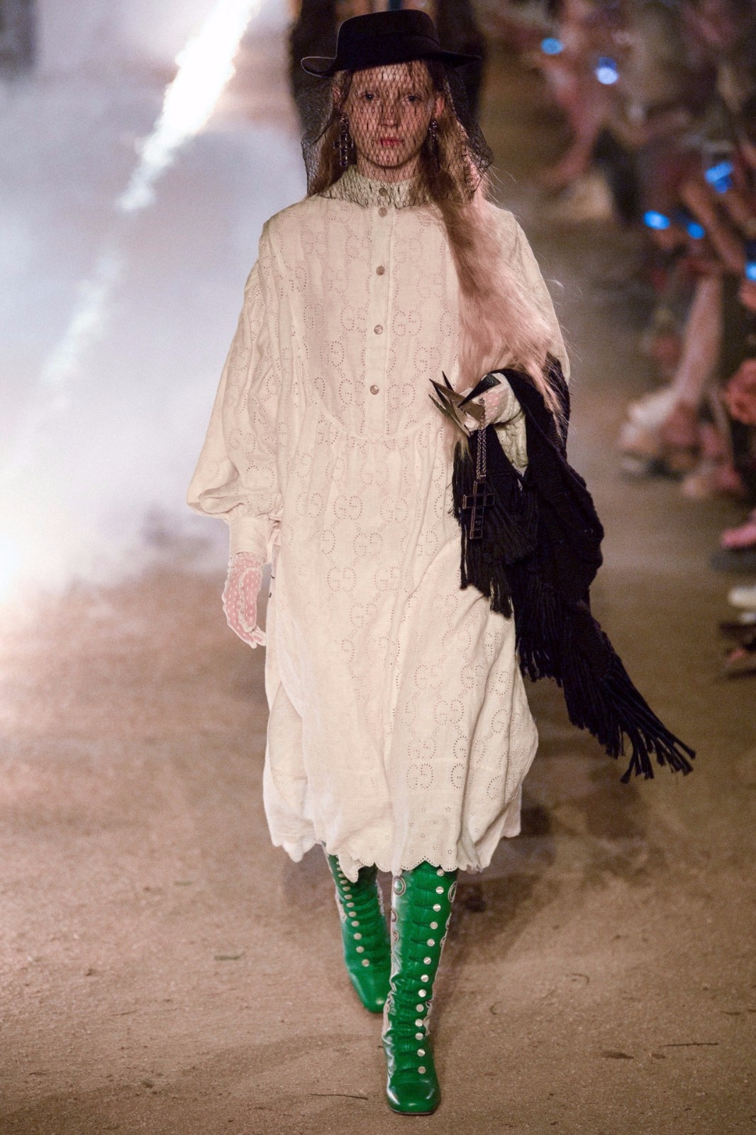 古驰 2019 早春秀 | 死亡与浪漫的奇妙融合-66