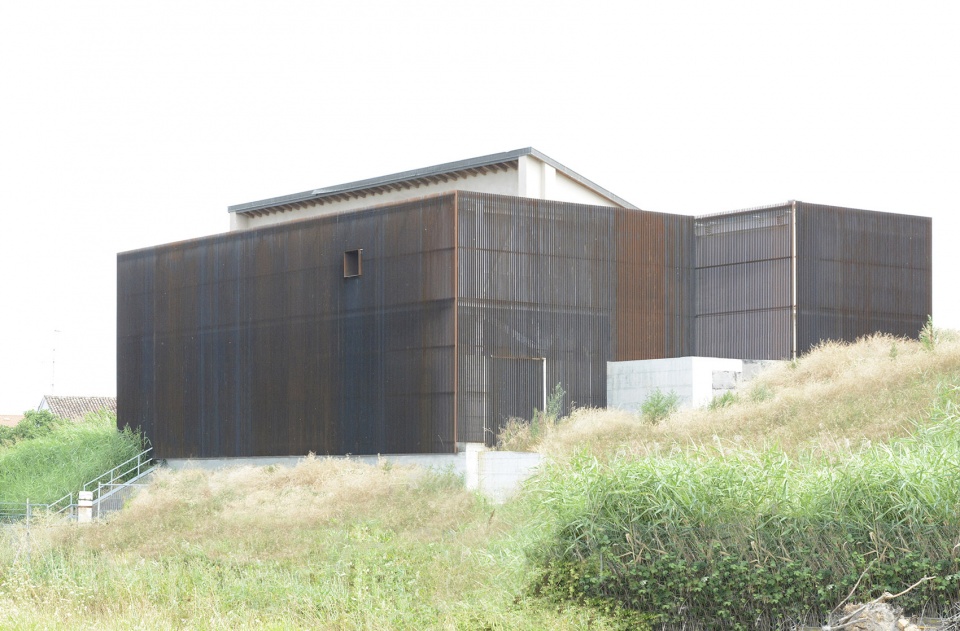 意大利百年建筑的耐候钢复兴-4